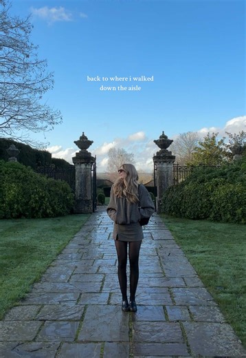 Christmas Wedding Venue Ideas for 2025 Brides