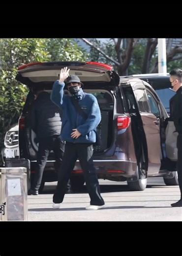 Happy birthday, our beloved Arthur. May joy and laughter fill your days, Like sunlight through a misty haze. May peace and calm within you bloom, And chase away the darkest gloom. May happiness, a gentle guide, Be always by your happy side. #chenfeiyu #chenfeiyu陈飞宇 #arthurchen #陈飞宇 #tranphivu #fypシ゚ #xuhuong