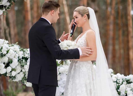 Bride Calls Off Wedding With Cheating Groom's Texts At Altar