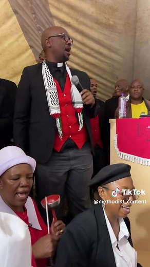 Press ▶️ on YouTube 👉🏽 link on bio. #bluetrain💙🙏🏻 #wesleyguild💙 #wesleyguild #wesleyguildsa #fyp #fypp #fypシ゚viral🖤tiktok #methodist #methodisthymns #methodist_church #youngmensguild #youngmensguild #difelatsasione #difela #methodistchurchofsa #Zcc #anglicanhymns #lutheran #romancatholicchurch #amadodanaasewesile #proudlymethodist