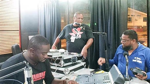 LIVE ON 104.7FM | More FM 1047