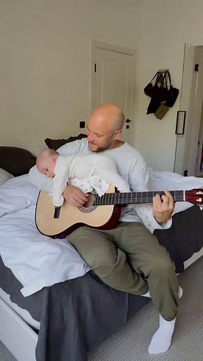 Александра Селиванова on Instagram: "Нашему Кирюше 2 месяца  Ещё и такой прекрасный день - защиты детей ❤️ Дети - невероятное счастье! #детиэтосчастье #babyboys #familyof4"