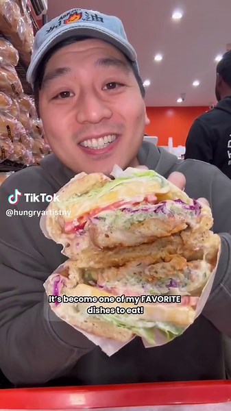 This spot offers Bake and Shark - a popular Trinidadian street food dish that typically consists of a fried flatbread filled with seasoned, fried shark meat and other ingredients! @Tamarindisland (📍114-48 Sutphin Blvd, Queens, NY) sells Bake and Shark on Fridays through Sundays. Bake and Shark has become one of my favorite dishes to eat. Besides the bake and fried shark, Tamarind Island’s version of this dish includes shredded lettuce, sliced tomato, cucumber, slaw, pineapple, tamarind sauce, p