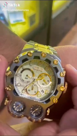 📍Sawgrass Mills Mall💥 Retail Locations Exclusive 💥This right here is what a #powerful design looks like. 👊😎Find it at your closest #InvictaStore!#InvictaWatch #InvictaStores #oversized #ForHim #ForMen