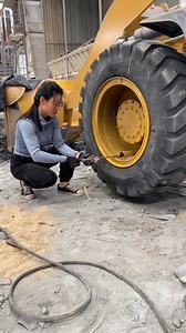 Excavator inner tube replacement process #mechanic #mechanicjack #excavator #tireshop #innertube | Mechanic Jack's team