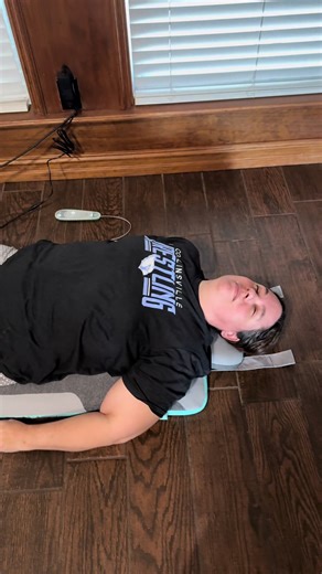 Homemedics back stretcher feels great for back pain!! #backpain #backpainrelief #homemedics #back