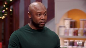 A NEW season of #ChristmasCookieChallenge is here! From cute cookie ornaments to massive cookie snowball fortresses, there's no limit to what these expert bakers can create 🍪❄️ The Pioneer Woman - Ree Drummond Eddie Jackson - FIT CHEF EDDIE host the *season premiere* of #ChristmasCookieChallenge > Tonight at 8|7c | Food Network