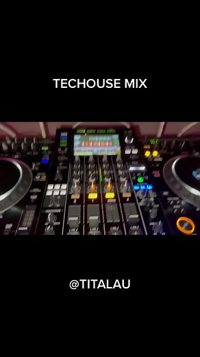 Techouse mix! @titalau #djing #djtiktok #djfabree #howtodj