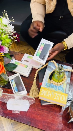 JUGANHUB TECHNOLOGIES on Instagram: "GALAXY A56 5G 8GB + 256GB KSH 44,500 Galaxy A56 5G Key Features RAM: 8GB Internal Storage: 128GB, 256GB Display: 6.7-inch, Super AMOLED Connectivity: 5G, Wi-Fi, Bluetooth 5.3, NFC OS: Android 15, up to 6 major Android upgrades, One UI 7 Chipset: Exynos 1580 (5 nm) Front Camera: 12MP Main Camera: 50MP +12MP + 5MP Battery: 5000mAh, 45W Colors: Pink, Olive, Graphite, Lightgray ●Reserve Paybill:247247 Ac no : 340495 ●Description- The new mid-range handset from Sa