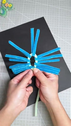 How to Make Cute Woolly Dinosaurs with Pipe Cleaners - Simple Kids Craft