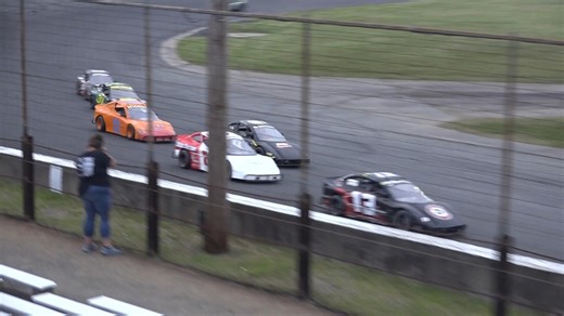 In the Bandolero Outlaws, two different winners so far include former Bandit champion David Bernier and opening night winner Vincent Sarro. But, it’s been Jordan Duquette and Allyha DeSomma on the podium both weeks, flopping their positions of second and third with each other in both events. As the division heads for another 15-lap battle, look for one of them to maybe grab their first career victory. Mason Silva has also been strong in the first two weeks, with top-five finishes. | Seekonk Spee