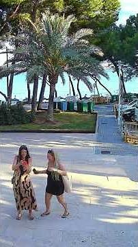 The Play5 webcam in Paguera is the perfect way to send greetings to your loved ones back home 👋🌴