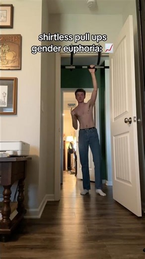 something about pull ups man 🫶 #ftm #transman #gendereuphoria #topsurgery