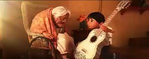 Una escena triste de la pelicula coco cuándo Miguel canta a mamá coco recuerdame ella fallece a sus 109 años el dia 16/de otubre del 2022 Maria Salud Ramires Caballero Originaria de Santa Fe de la Laguna Michoacán Mexico | Mi Comunidad San Bartolo Cuitareo