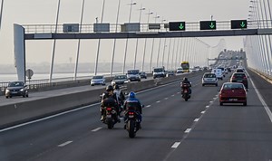 6 Tips to Remember When Riding a Motorcycle in High Winds