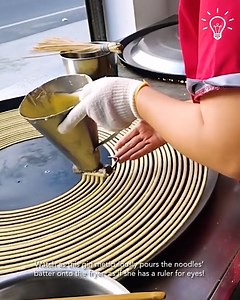 These guys are true experts of making fresh noodles! | Trendy Magazine