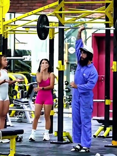 Elite Powerlifter Pretended to Be a Cleaner in Gym - anatoly gym prank