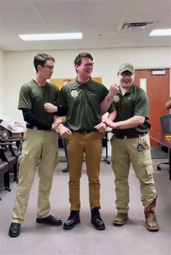 The funniest Taser Training ever 😂⚡ nobody’s ready for this#funnyvideo #fyp #funnytiktok #happy #omg #usa #foryou #funny #prank #tiktok #funnymoments #Funny