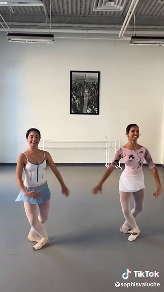 BRAZIL CHALLENGE🇧🇷🩰 #dance #balletdancer #ballet #arte #balletcore #ballerina #brazil🇧🇷 #brasil #challenges #ballettrend #balletchallenge #balletasthetics @gabriela.mgonzaga