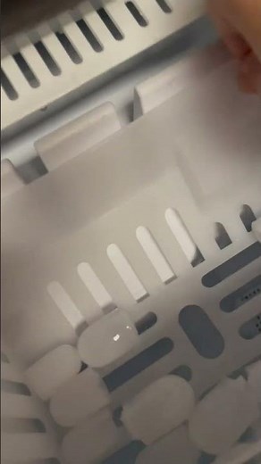 Silonn Ice Maker Countertop, Self-Cleaning Ice Machine with Ice Scoop and Basket