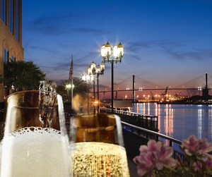 Celebrate the New Year along the Riverfront! 🥂 Welcome in 2025 with elegance and comfort at our beautiful Savannah hotel. https://bit.ly/4eFJ9vR | Marriott Savannah Riverfront