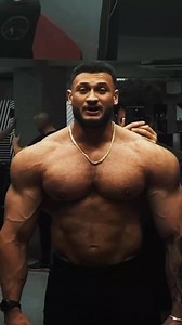 🔥 UPPER BODY STRUCTURE THAT GETS RESULTS 🔥 Your chest and shoulders aren’t built by guessing—they’re built with purpose, angles, and tension. Chest: Incline Dumbbell Press – stretches the upper chest under load, building that round, full look without stressing the joints. Slight Incline Smith Machine Press – controlled pressing keeps tension on the upper pecs while letting you push heavier safely. Machine Fly – isolates the chest for depth, separation, and that defined contour. Shoulders: Smit