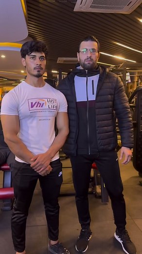 2 variations on preacher curl machine . | Awais Khan Afridi