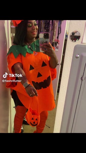 Flashnflutter (@flashnflutter)’s videos with Trent the babys Halloween but DARK - LLusion