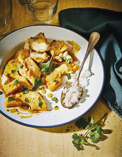 Curry de cabillaud au lait de coco sucré, salé pour 4 personnes - Recettes - Elle à Table