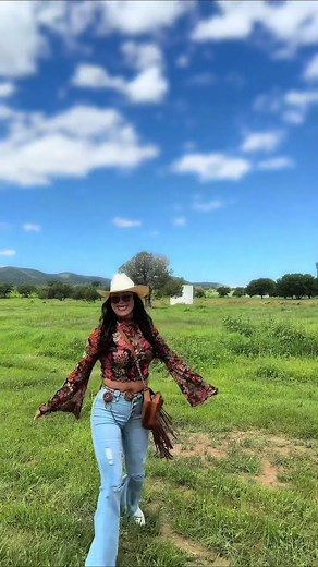 Estilos de Cowgirl: Ideas de Vestuario Vaquero