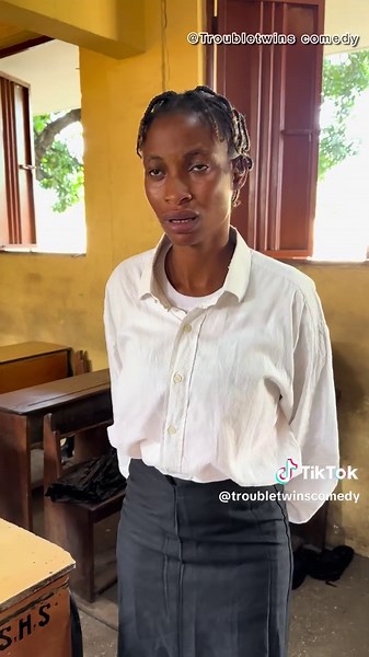 Identical Twins Confuse Their Teacher in Hilarious Moment