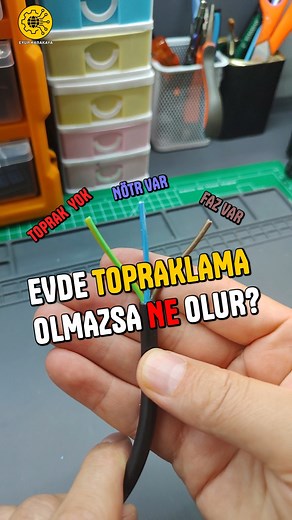 Topraklama Yoksa = Ciddi Tehlike! Elektronik, elektrik, DIY projeleri ve akıllı sistemler üzerine paylaşımlar yapıyorum. Donanımın ve PCB tasarımının temellerini kolayca öğrenmen için buradayım. ⚙️ 📚 Eğitimlere Nasıl Ulaşabilirsin? 👉 Profilimdeki linke tıkla 👉 “Donanım ve Eğitim Kurslarım” kısmına gir 👉 İlgini çeken kursu seç ve hemen öğrenmeye başla 🚀 ⚡ Kurslarımız ve Eğitimlerimiz: 🔹 A’dan Z’ye Elektronik Donanım Tasarım Mühendisliği (E-Kitap) Donanım mühendisliğine sağlam bir başlangıç 