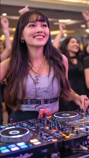 Beautiful Female DJ Performing Full Bass Set at a Party | DJ Remix 2025 #djlife #fullbass