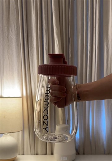 Storing freshly pumped breastmilk the simple way 🍼 I use my Momcozy pump, pitcher & bottles to make pumping, storing, and feeding easier. Wide mouth design = easy pouring, less spills, no wasted milk. #pumpingmom #breastmilkstorage #momcozy #newmomlife #nestingmode @Momcozy Official