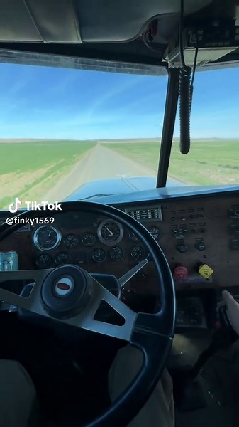 Spray truck thuggin #fyp #supertrucker #sprayking | Truck