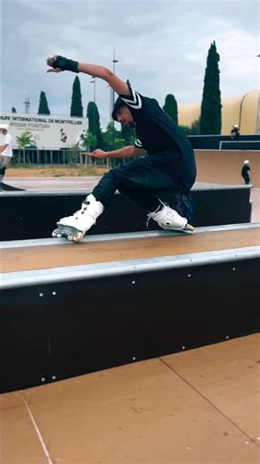 1.6K views · 66 reactions | Le juro que asi patino, pero no me he grabado 藍 Creditos: clicnroll . . . #skatefactory #rollerblade #rollerskate #rollerskating #patinaje | Skate Factory | Facebook