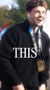 This is Tijs. 👋 Six months ago, he was a self-taught developer. Last month, he did the impossible. He strapped a MacBook to his back, put on XR glasses, and ran the Amsterdam Marathon—while coding an app entirely with his voice. No keyboard. Just Wispr Flow. Despite disconnected cables and the physical exhaustion of 42km, Tijs entered a state of pure flow. By kilometer 35, he was pushing code for "Hypes," a voice-based hype man app, live on the course. 🤯 He crossed the finish line and went str