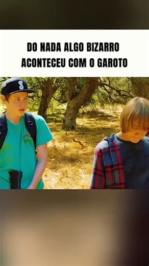 Power Flix App on Instagram: "🎥 Os Escolhidos (Dark Skies, 2013) Não é apenas um filme sobre alienígenas. A história acompanha uma família comum que começa a vivenciar eventos estranhos e perturbadores dentro de casa. À medida que os acontecimentos se intensificam, o filme constrói um terror psicológico baseado no desconhecido, no medo silencioso e na sensação constante de vigilância. Tenso, claustrofóbico e inquietante. 🎬 Segue pra mais cortes como esse! 📍 Onde assistir? ( @powerflixtv.app )