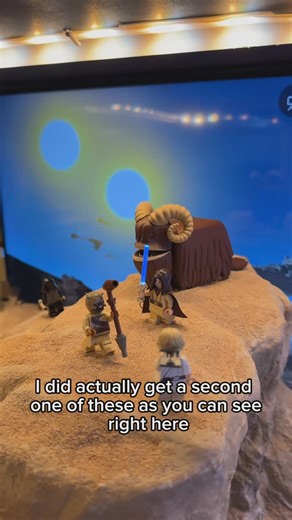 Chrispy Bricks on Instagram: "Although both models are amazing in their own ways, I am replacing our brick built Bantha by @baronsat with the custom molded Bantha by @samurai_brick #lego #starwars #legostarwars @lego @legobuilds @starwars"