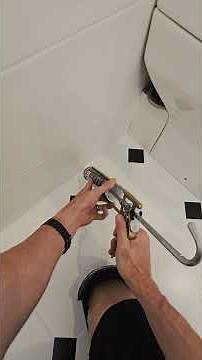 Sealing a bathroom with MATT WHITE 💧#satisfying #oddlysatisfying #masticman #southcoastsealantsltd