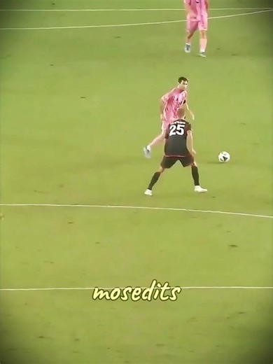 Messi Assist an AMAZING Curve😮