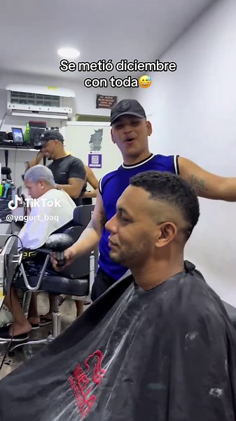 Diciembre llegó con humor y yogur