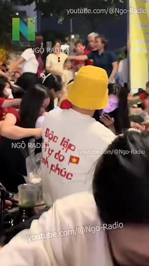 1.2M views · 4.4K reactions | Chị gái chen hàng gặp 2 anh trai nóng tính #tintuc #giaitri #tinmoi #tintuc24h | Kiến Thức Review | Facebook