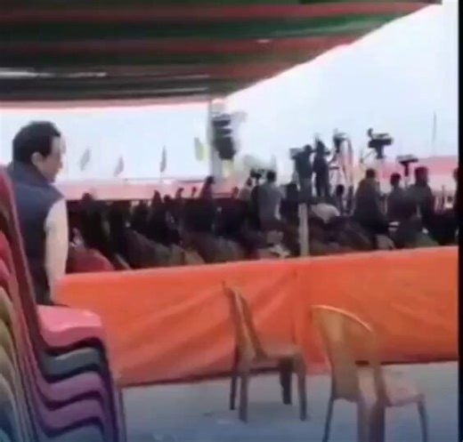 Remember? Opposition mocked BJP's Pradeep Bhandari for arranging CHAIRS in Bengal- He spent last 6 months in Darjeeling region.How "Chair Arrangement" turned into "Seat Management"😂👇🏻- BJP aced Darjeeling 5-0- Once a CPIM bastion; Lendingrad of Matigara-Naxalbari increases margin to 1lakh+- He even went to Bhabanipur working in Ward 82 where Suvendu triumphed over MamataHow strategically BJP Leadership deploys karyakartas. HM himself went to Darjeeling👌🌸