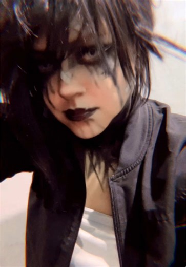 Vi Cosplay from Arcane: Embrace the Dark Side