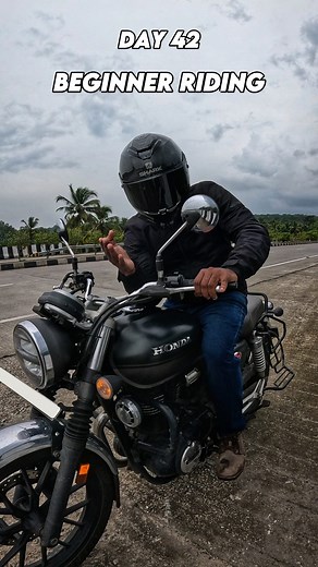 KLRider on Instagram: "Day 42: Beginner Riding | How far should you pull the clutch for gear shifting? Is it Ok to shift gear in half clutch/friction zone? What's the proper method? #beginnerriding #beginner #klrider #motorcycle #ridingtips"