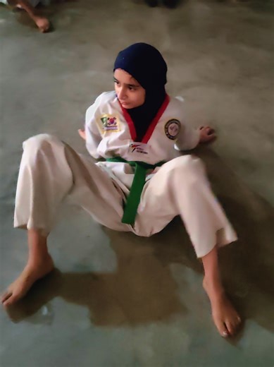 Flexible Taekwondo Girl: Training Techniques for Strong Legs