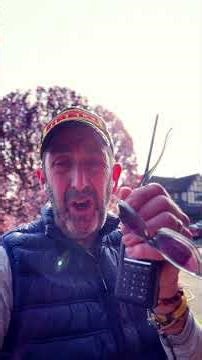 86,000 UK Hams… But NO ONE Answers Your Call?! 😱 Your Handheld Has REAL Purpose!