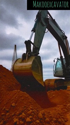 Excavator Digging into Red Clay Hill #ExcavatorWork #Caterpillar #shorts