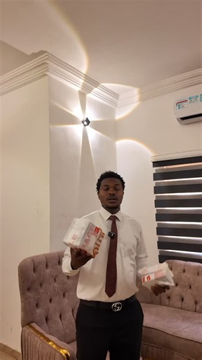 239K views · 10K reactions | Today I Turned Up As A Delivery Man , I Delivered Bluntgadgets for the ones that ordered from awka , and i delivered asap and refunded them their delivery fee !!! This is Blunt Season , All BFC Are Bluntified | Linus Williams | Facebook